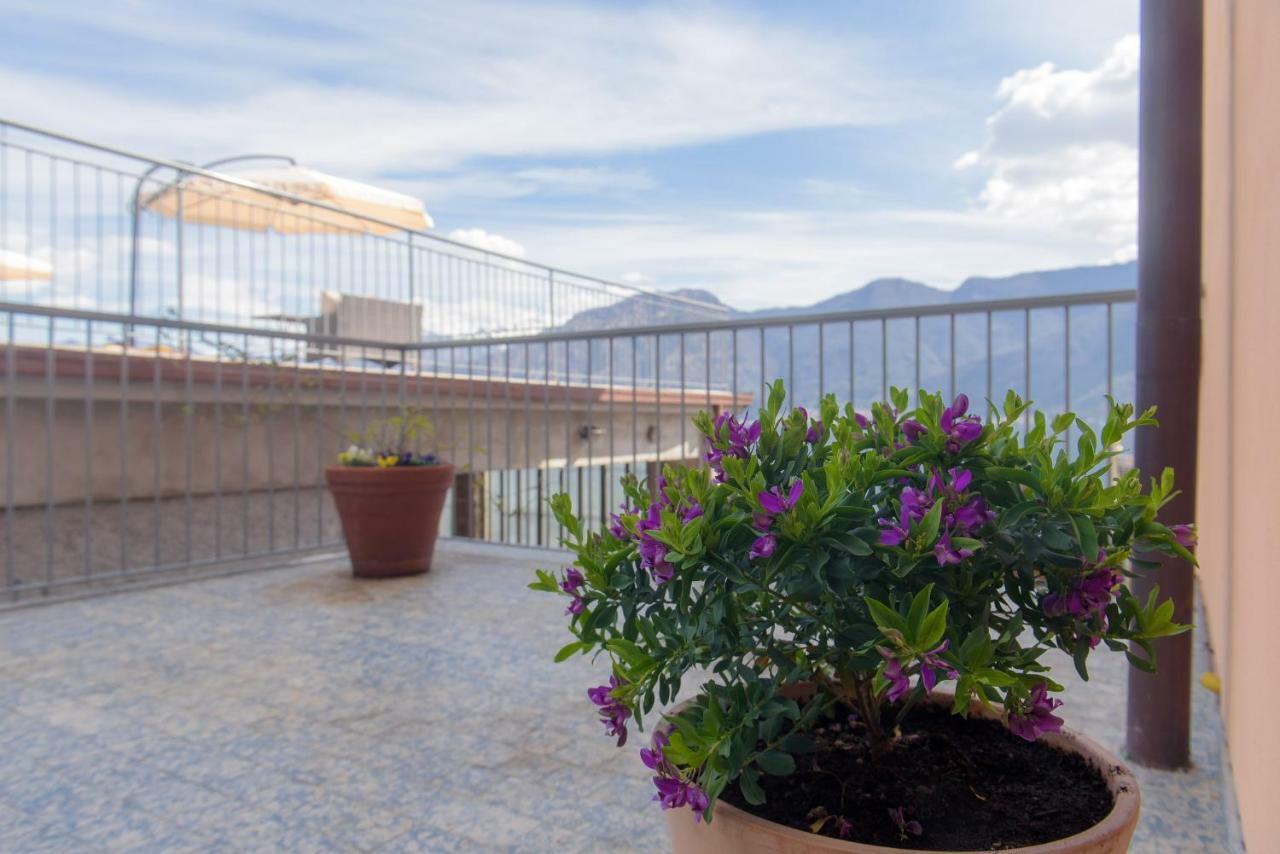 Al Pontile - The House Of Travelers Vila Sala Comacina Exterior foto